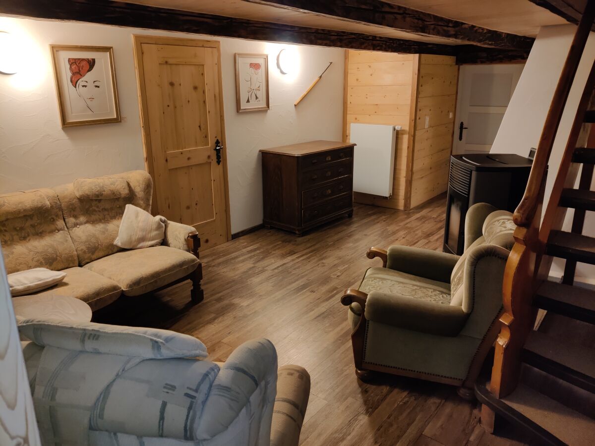 lounge-1-og-mit-ofen